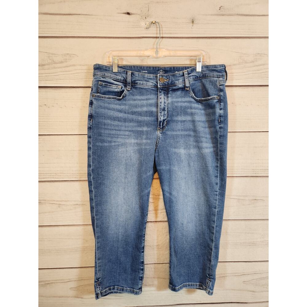 St John's Bay Women's Blue Solid Stretch Mid Rise Straight‎ Capri Jeans Size 16